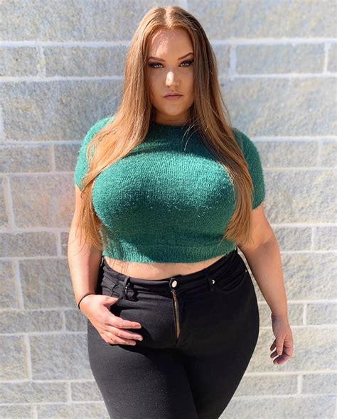 Curvy Model .